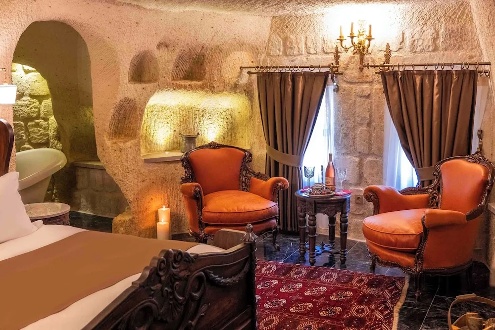 Junior Süit, 1 Çift Kişilik Yatak, Şömine (Cave Duplex, Bathtub)