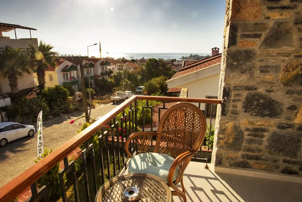 Standard Tek Büyük Yataklı Oda, Kısmi Deniz Manzaralı