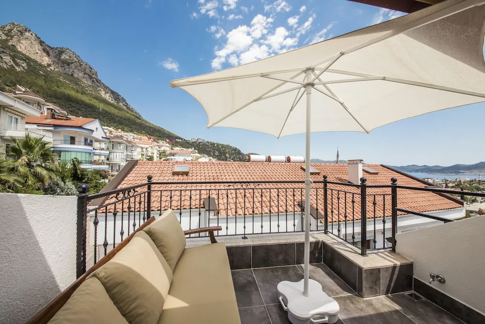 Deluxe Tek Büyük Yataklı Oda, Balkon (Dekatria)