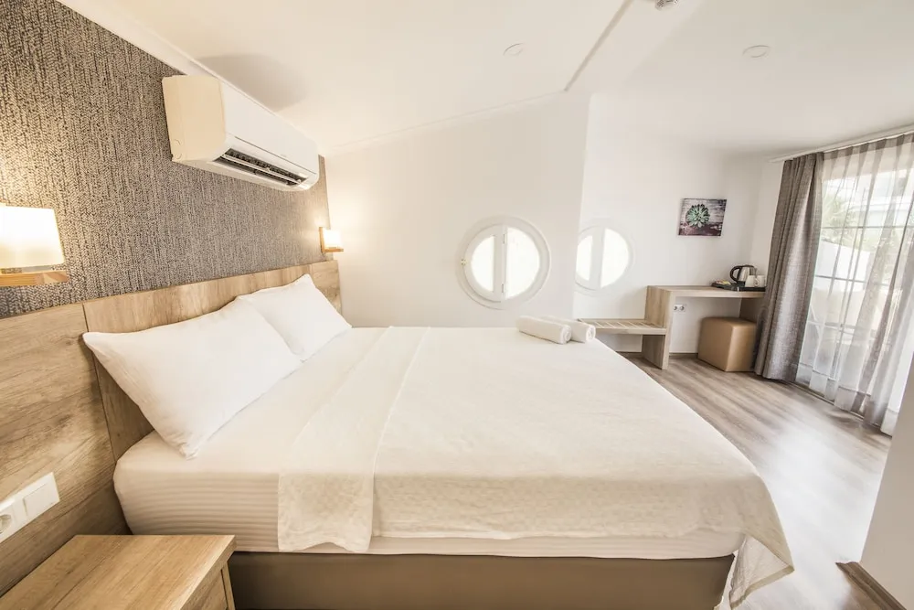 Deluxe Tek Büyük Yataklı Oda, Balkon (Dekatria)