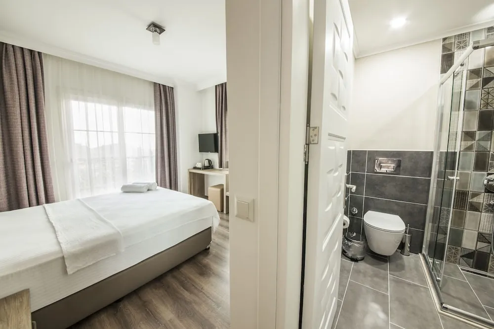 Deluxe Tek Büyük Yataklı Oda (Ena)