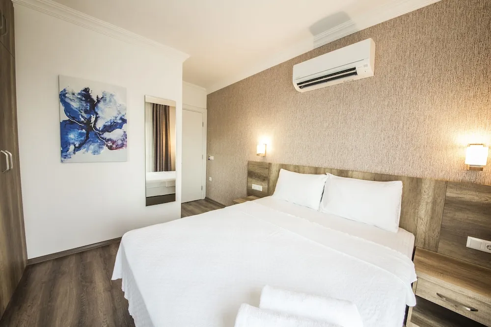 Deluxe Tek Büyük Yataklı Oda (Ena)