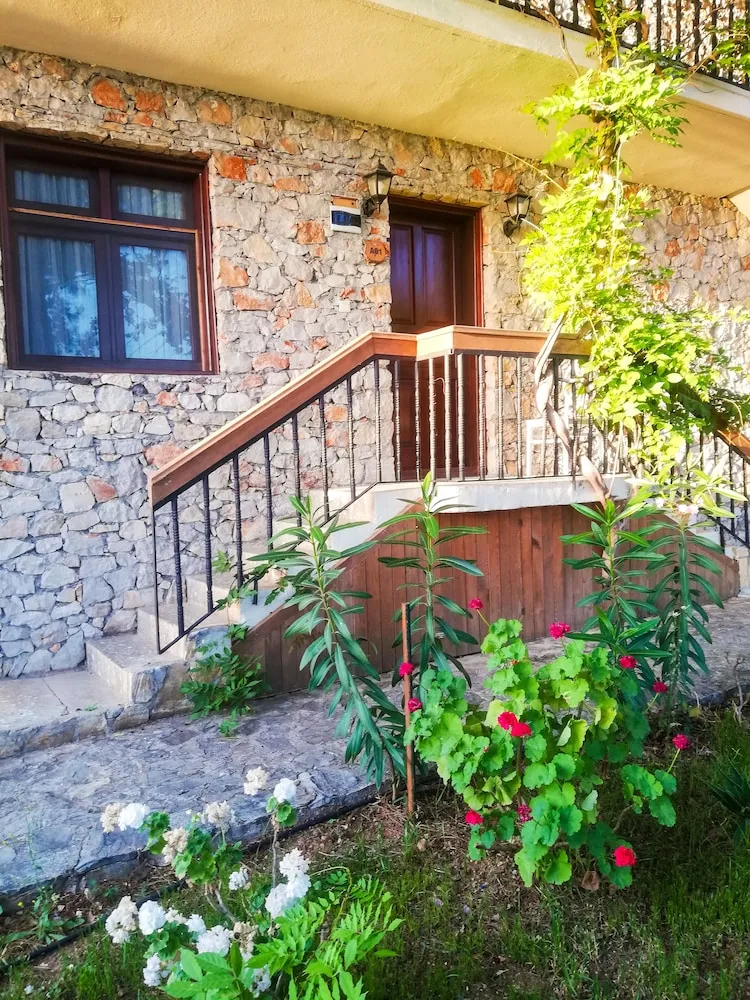 Deluxe İki Ayrı Yataklı Oda, Birden Çok Yatak, Kısmi Deniz Manzaralı, Zemin Kat