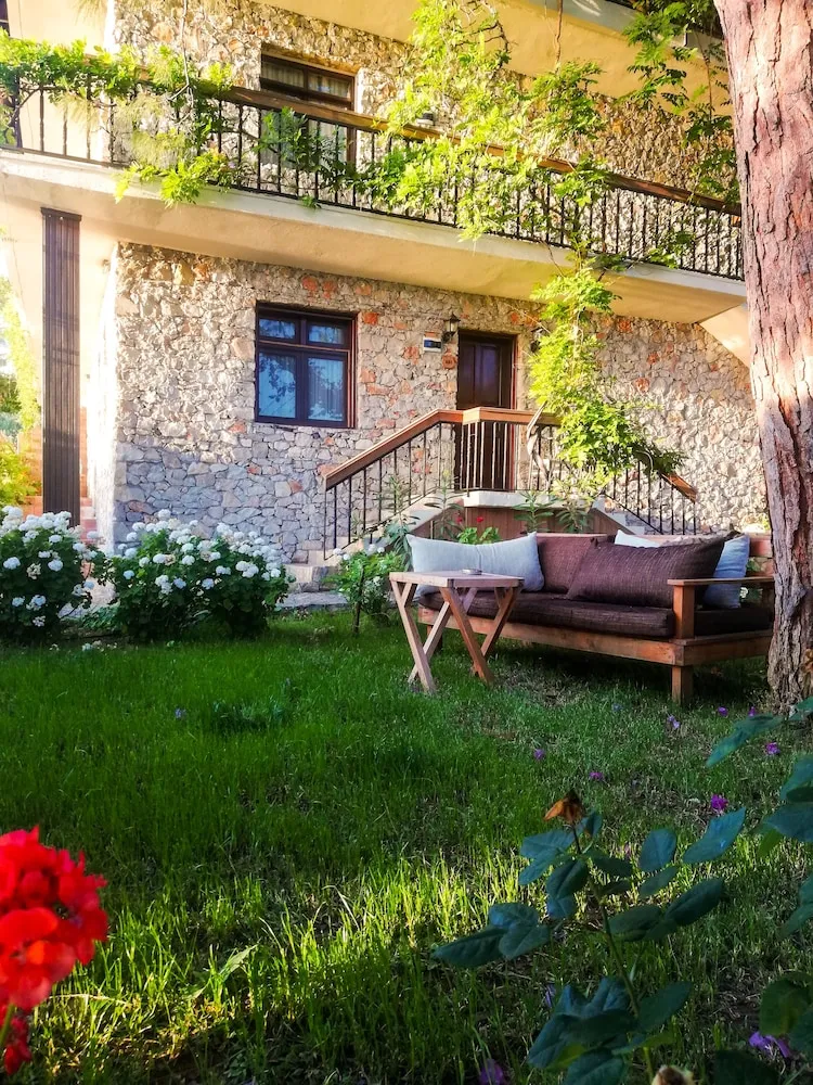 Deluxe İki Ayrı Yataklı Oda, Birden Çok Yatak, Kısmi Deniz Manzaralı, Zemin Kat