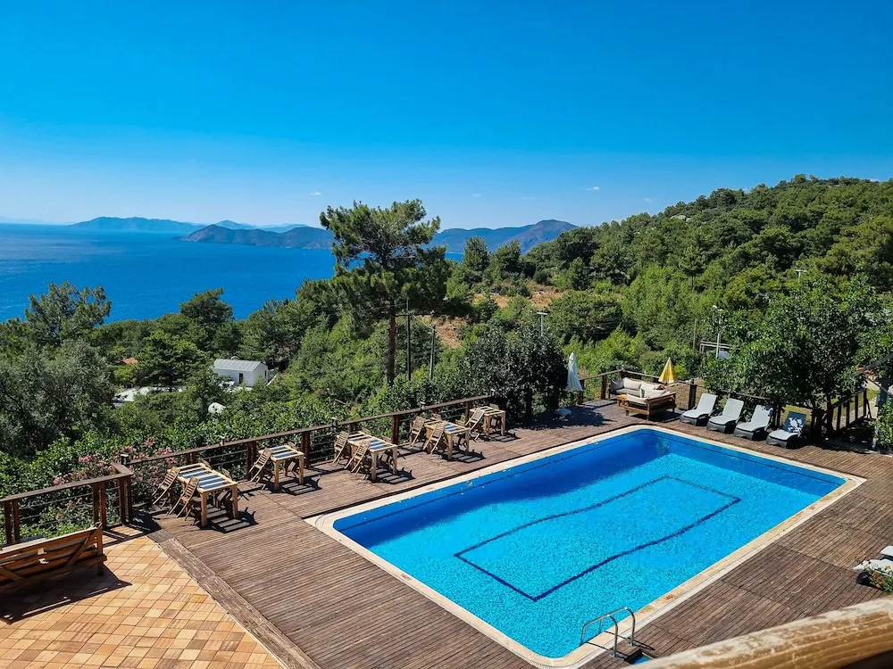 Deluxe Tek Büyük veya İki Ayrı Yataklı Oda, Birden Çok Yatak, Balkon, Deniz Manzaralı