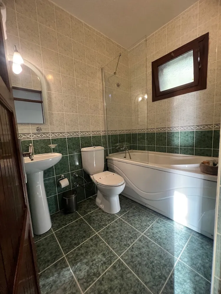 Deluxe Tek Büyük veya İki Ayrı Yataklı Oda, Birden Çok Yatak, Balkon, Deniz Manzaralı