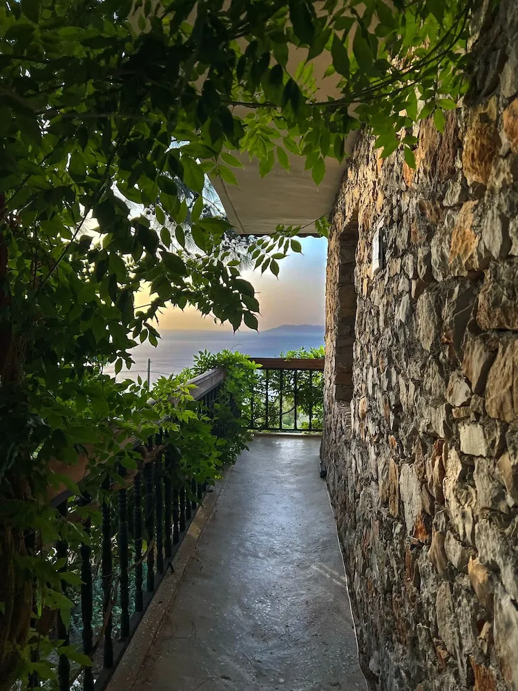 Romantic Oda, 1 Büyük (Queen) Boy Yatak, Sıcak Su Küveti, Deniz Manzaralı