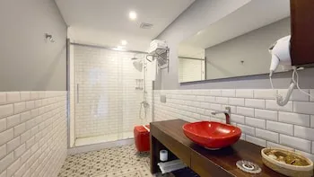 Otel Naturla Göl Evi