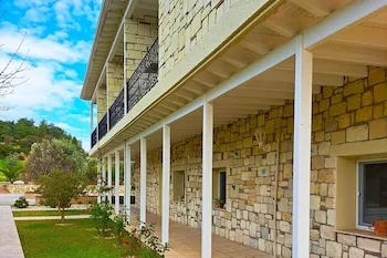 Otel Naturla Göl Evi