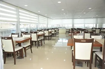 Gun Otel