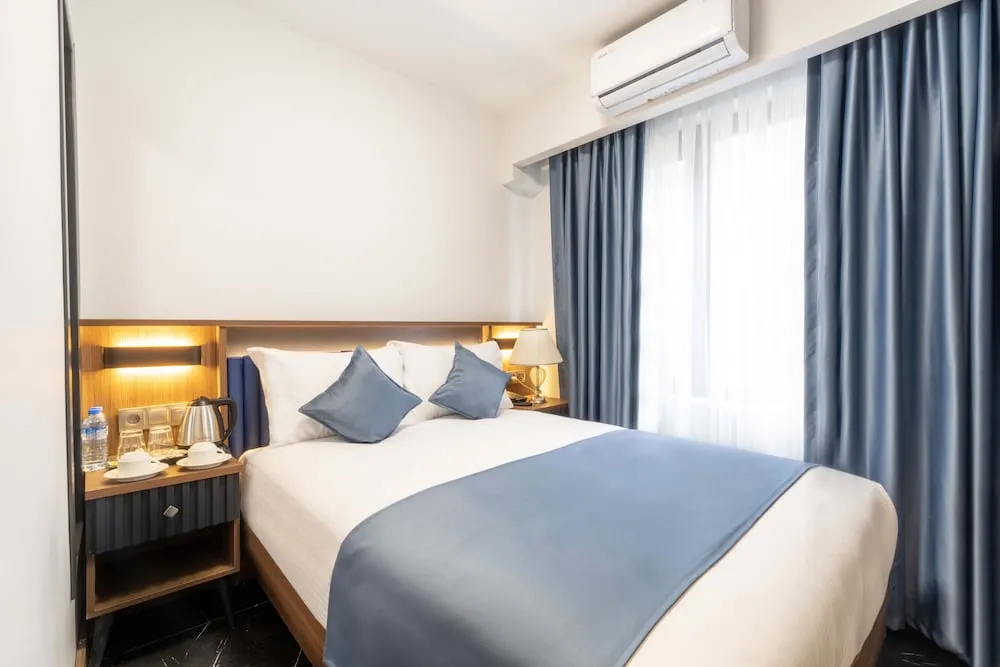 Standard Tek Büyük Yataklı Oda