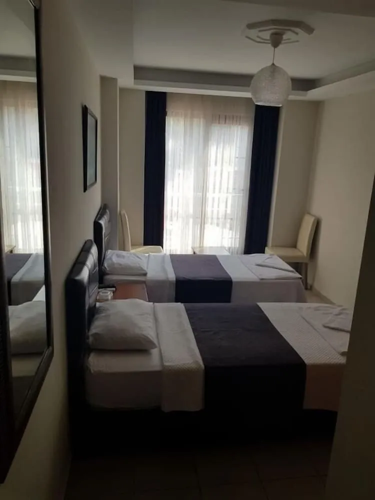 Tek Büyük veya İki Ayrı Yataklı Oda