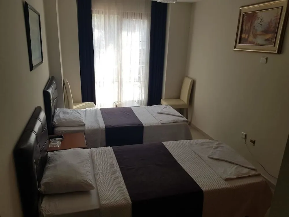 Tek Büyük veya İki Ayrı Yataklı Oda