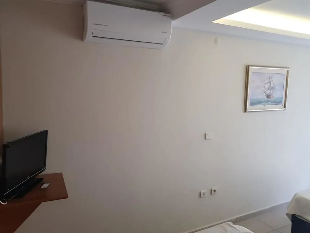 Üç Kişilik Oda