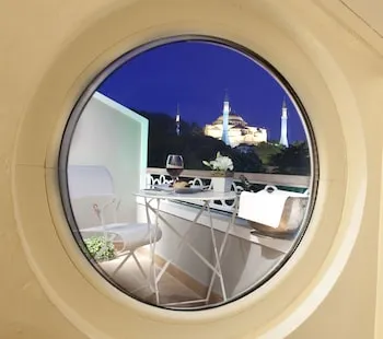 Hypnos Design Hotel
