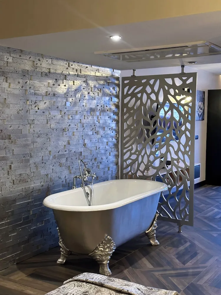 Luxury Süit, 1 En Büyük (King) Boy Yatak, Havuz Manzaralı