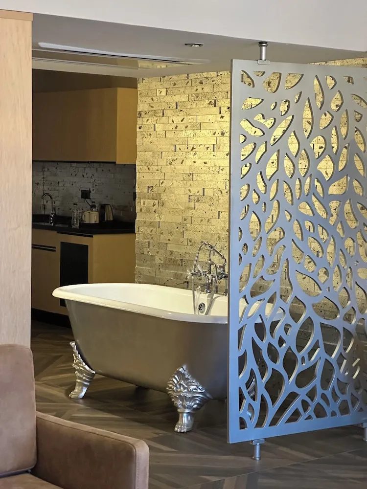 Luxury Süit, 1 En Büyük (King) Boy Yatak, Havuz Manzaralı