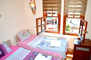 Yaşar Marin Denizer Pansiyon