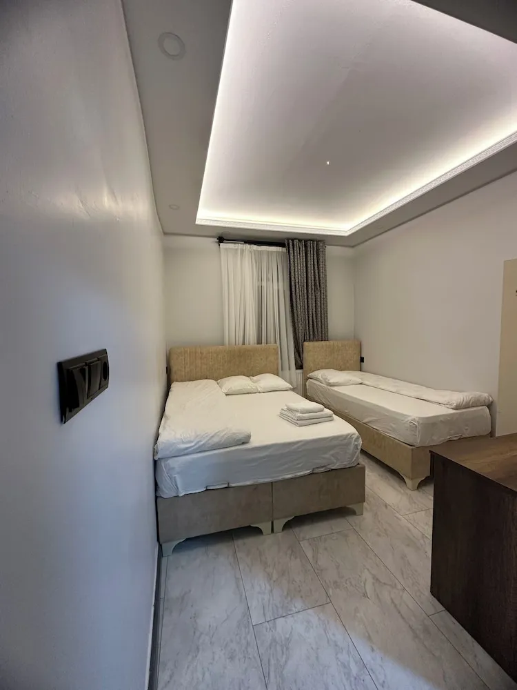 Tek Büyük veya İki Ayrı Yataklı Oda