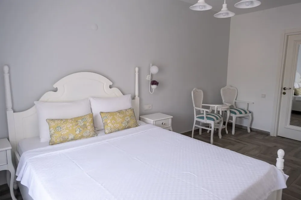 Standard Tek Büyük Yataklı Oda Bahçe Katı, Sigara içilmez