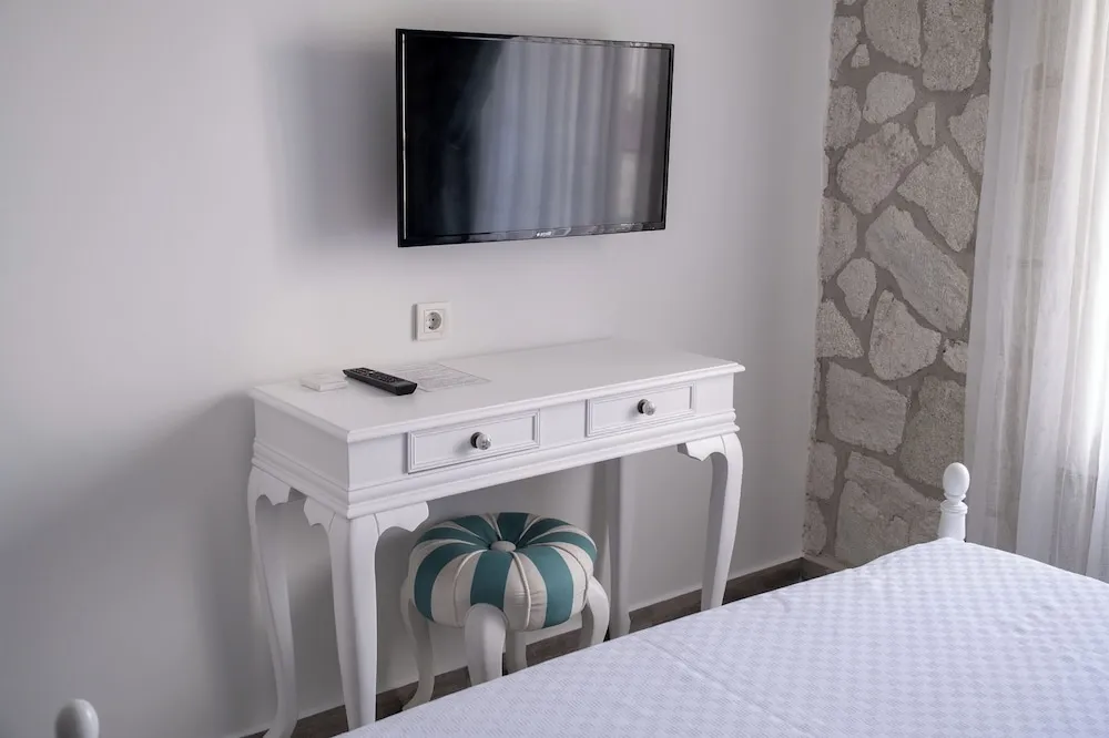 Standard Tek Büyük Yataklı Oda Bahçe Katı, Sigara içilmez