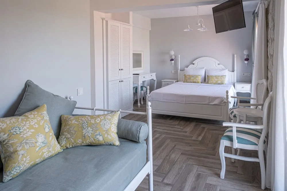 Deluxe Üç Kişilik Oda, Balkon, Deniz Manzaralı (Non Smoking)