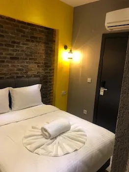 Nova Park Hotel & Suite