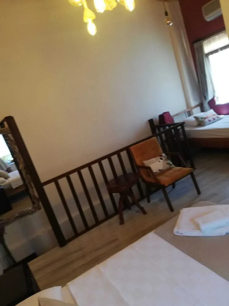 Comfort Tek Büyük Yataklı Oda