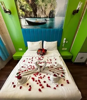 Megaron Hotel