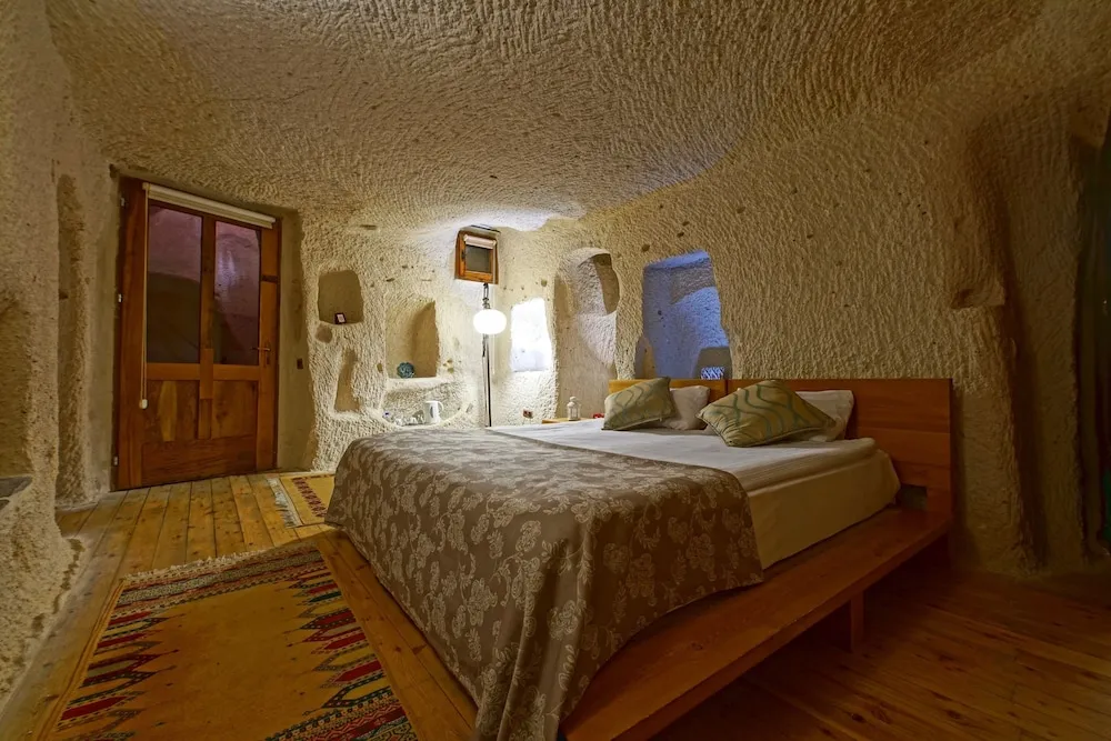 Comfort Cave Suite