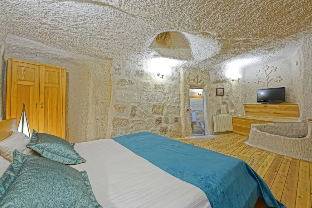 Comfort Cave Suite