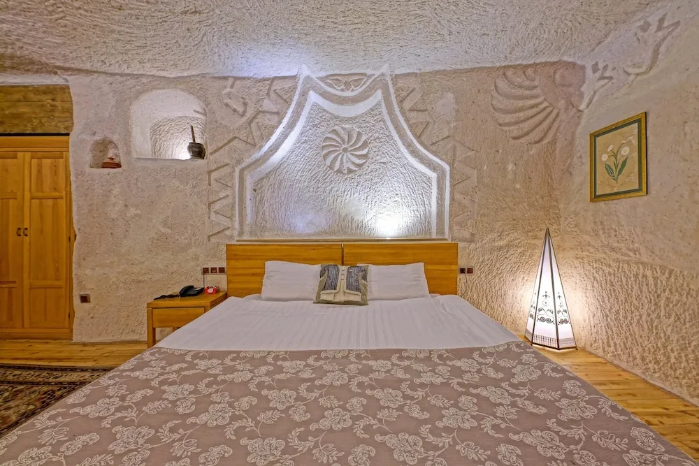 Comfort Cave Suite