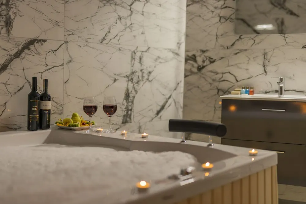 Superior Süit, Teras (Jacuzzi)