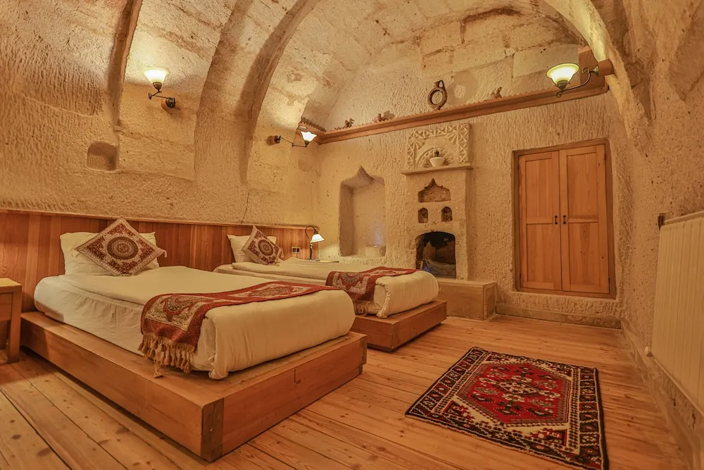 Family Cave Suite, 2 Bedrooms with Jacuzzi
