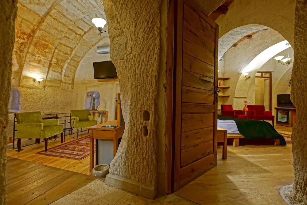 Family Cave Suite, 2 Bedrooms with Jacuzzi