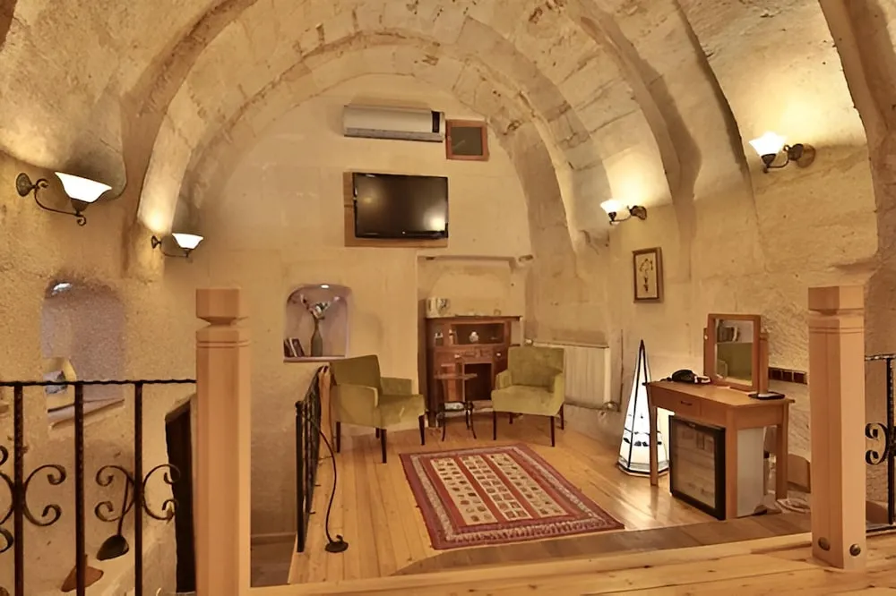 Family Cave Suite, 2 Bedrooms with Jacuzzi