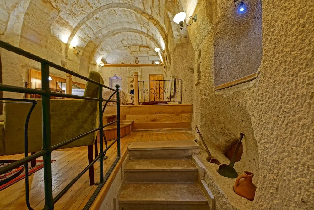 Family Cave Suite, 2 Bedrooms with Jacuzzi