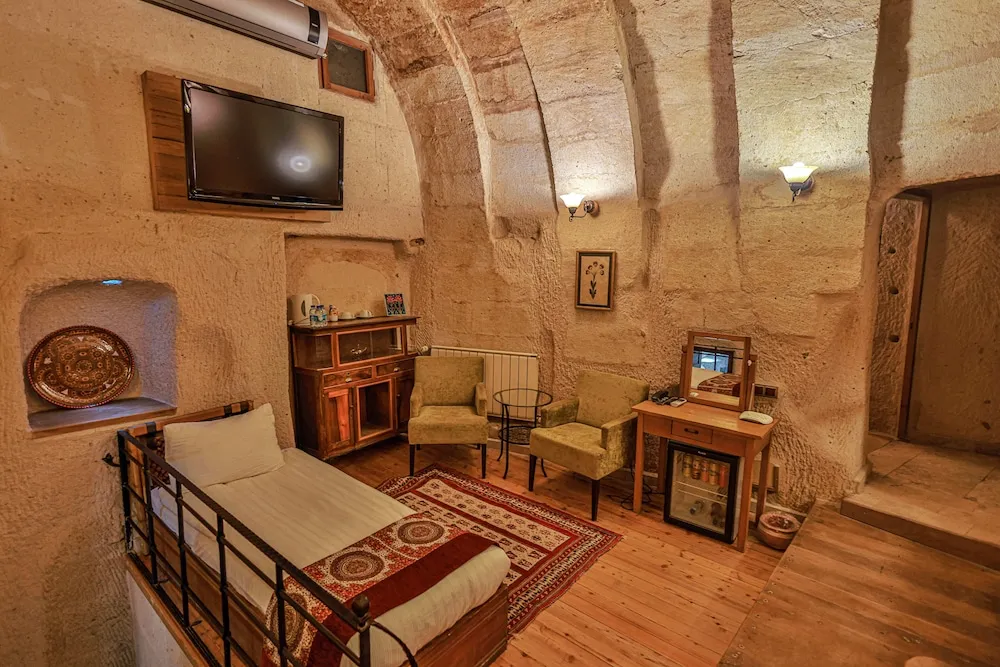 Family Cave Suite, 2 Bedrooms with Jacuzzi