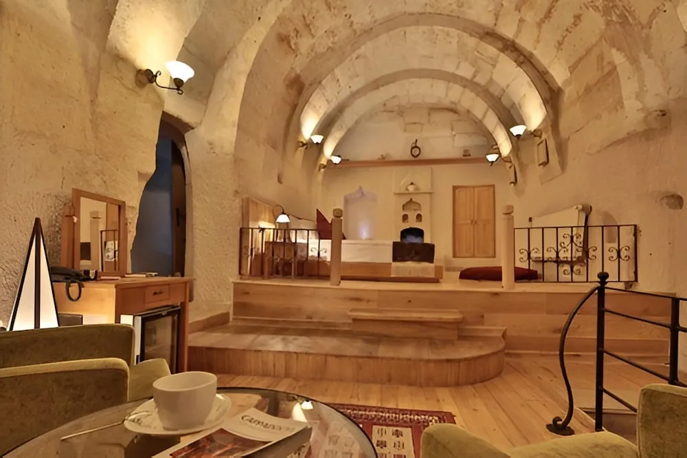 Family Cave Suite, 2 Bedrooms with Jacuzzi