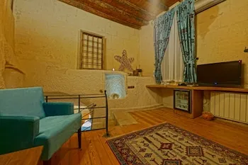 La Casa Cave