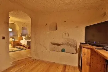 La Casa Cave