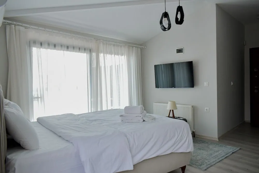 Honeymoon Suit with Jacuzzi