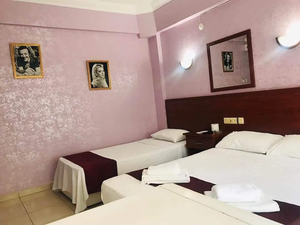 Üç Kişilik Oda