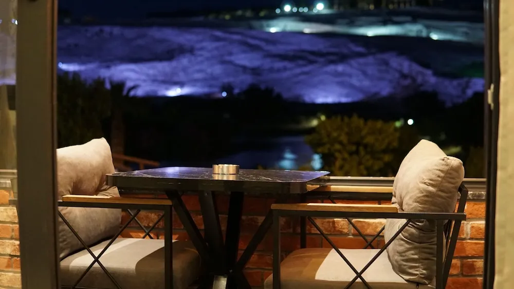 Pamukkale Manzarali Cift Kisilik Aile Odasi