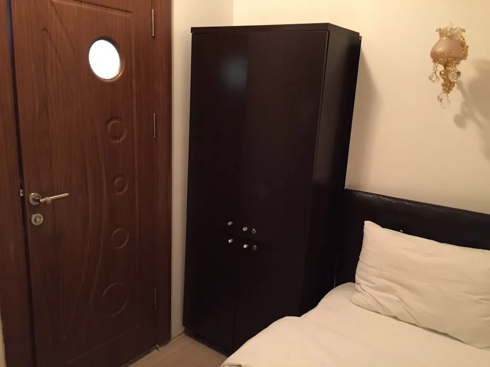 Basic Tek Büyük Yataklı Oda (Basement Floor)