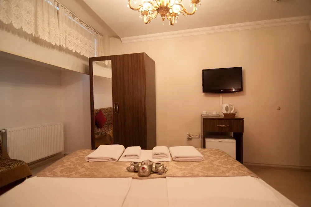 Basic Tek Büyük Yataklı Oda (Basement Floor)