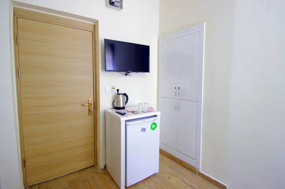 Basic Tek Büyük Yataklı Oda, Şehir Manzaralı