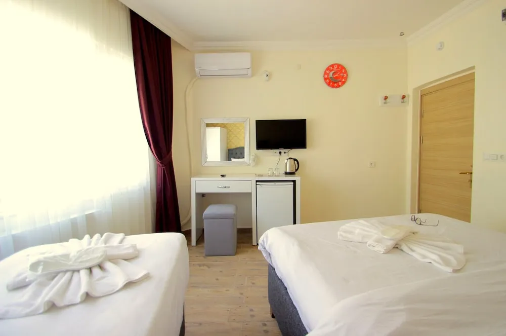 Basic Üç Kişilik Oda, Şehir Manzaralı