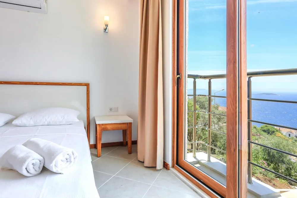 Deluxe Oda, 1 Büyük (Queen) Boy Yatak, Deniz Manzaralı