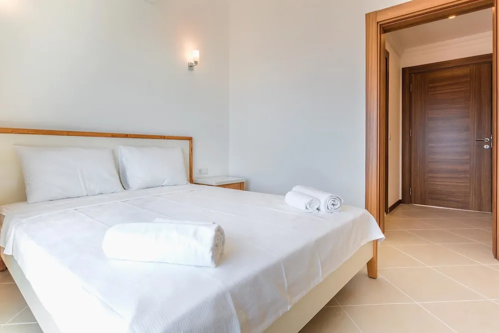 Deluxe Oda, 1 Büyük (Queen) Boy Yatak, Deniz Manzaralı